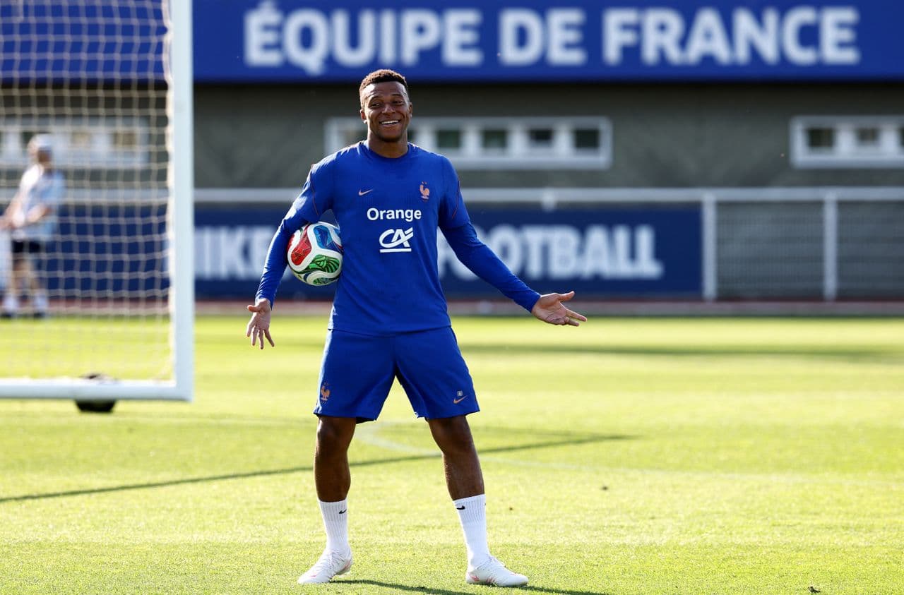 Giroud Hails France's World Cup Firepower: Mbappe and Dembele Ready to Lead