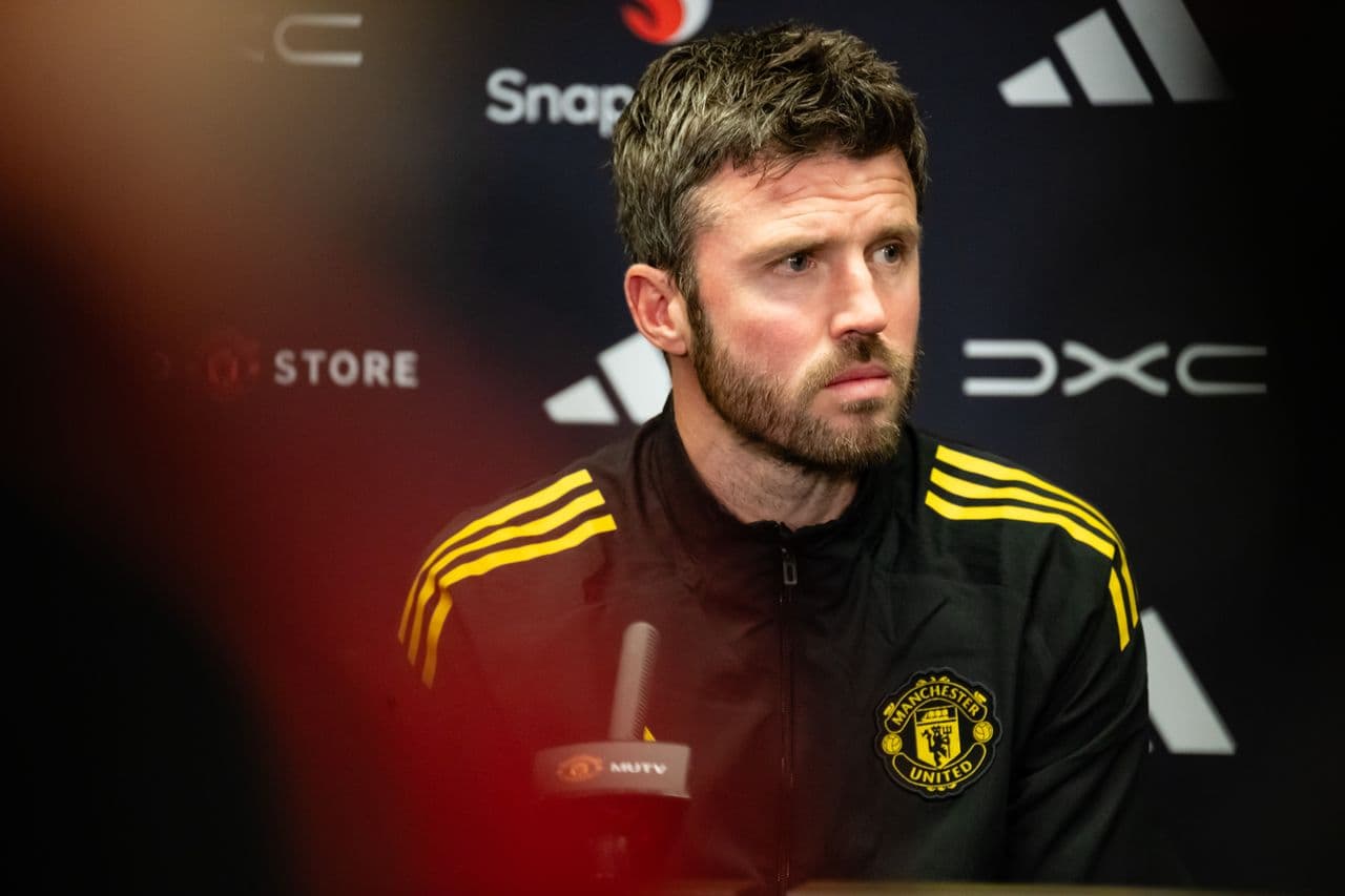 Michael Carrick Shakes Up Manchester United Tradition as New Boss