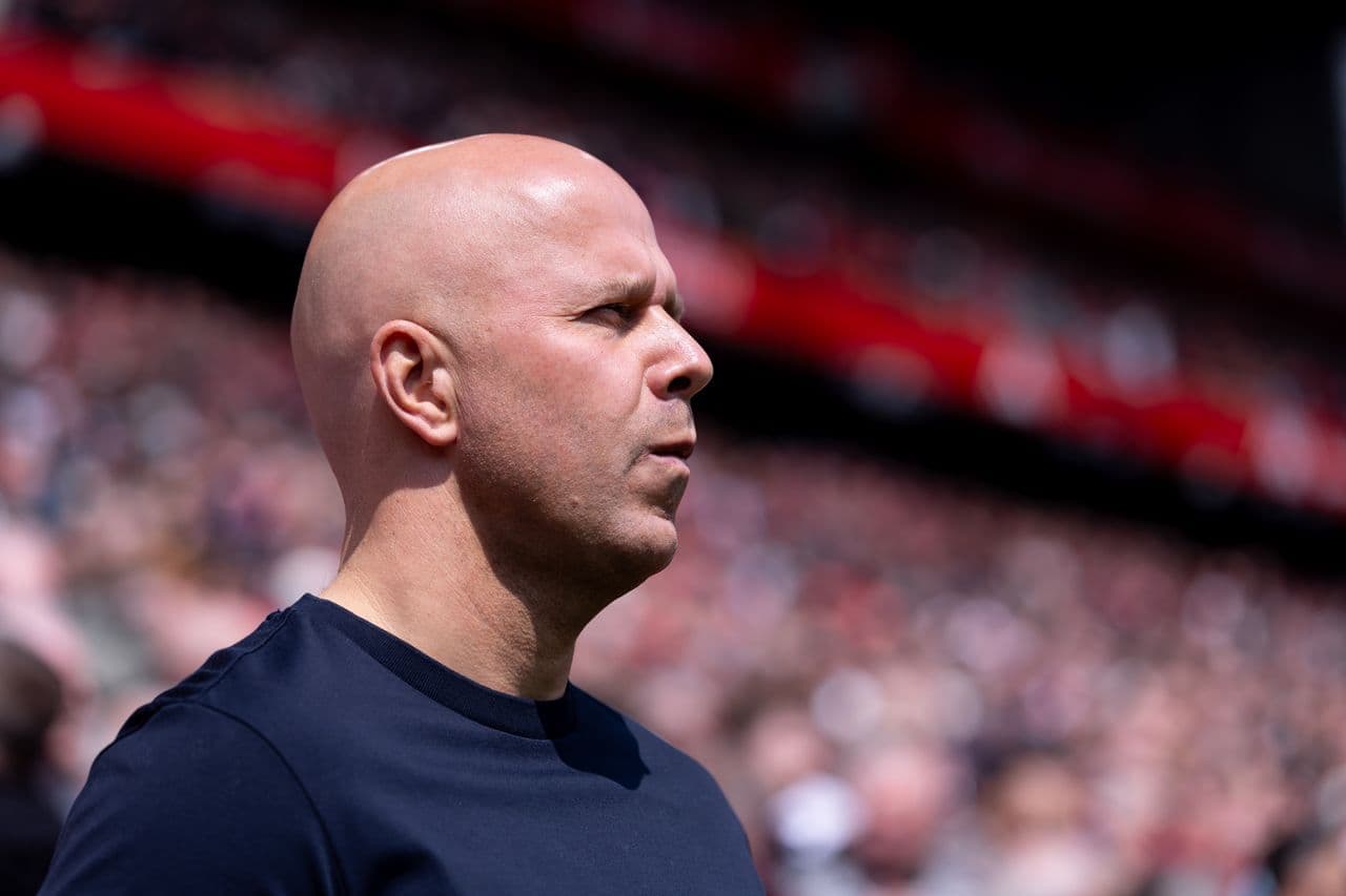 Arne Slot tipped for Netherlands job after World Cup - live on ITV