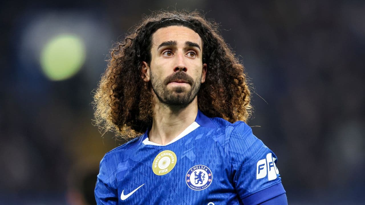 Chelsea plot to hijack Manchester United's left-back target as Cucurella replacement