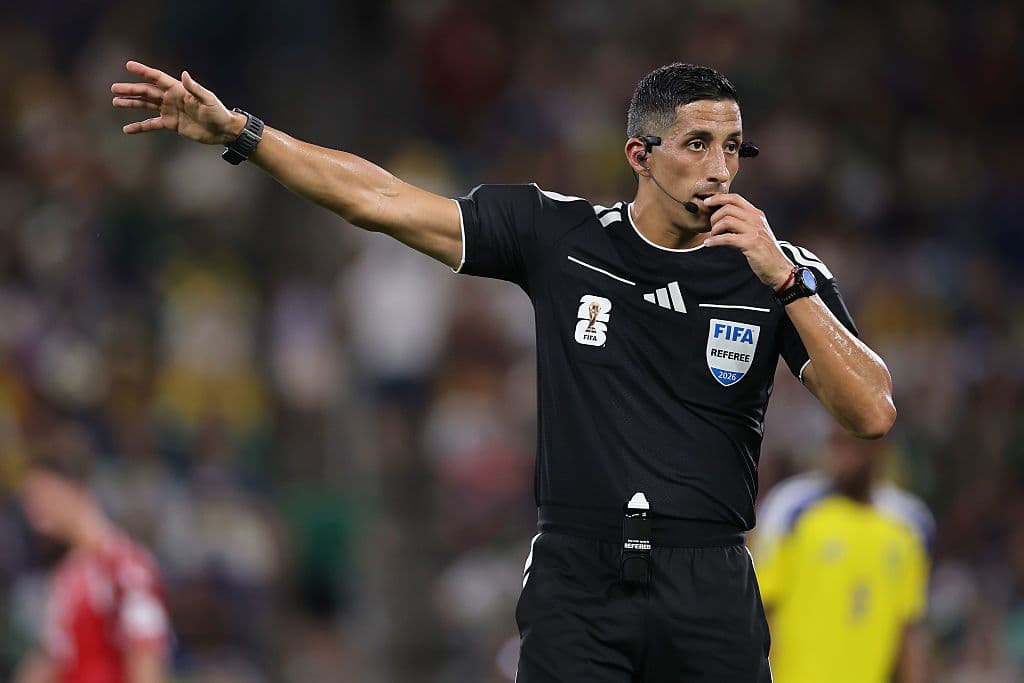 Who is the referee for Czech Republic vs Mexico?