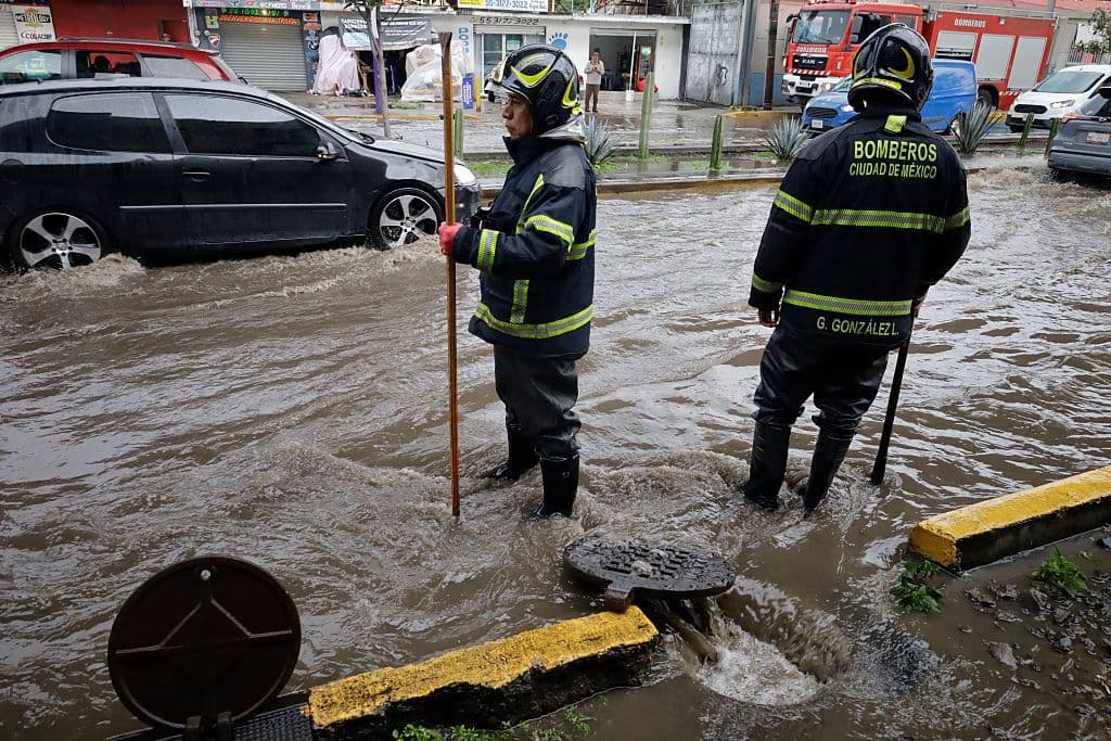 Mexico City weather threatens England's Mexico clash