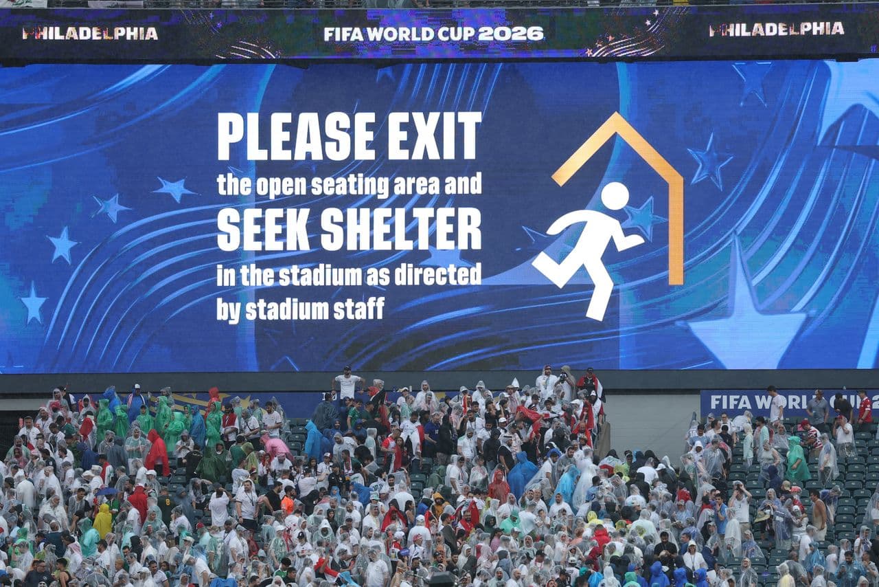 France vs Iraq resumes after two-hour weather delay at the World Cup