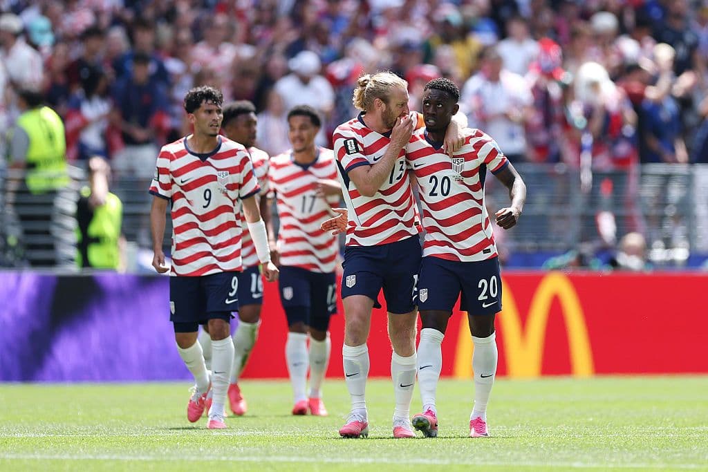 USA vs Australia Halted by Bizarre Five-Minute Interruption